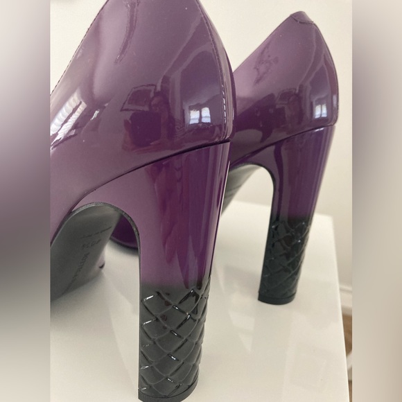 Bottega Veneta Purple Patent Leather Pumps with Black Colour Block Heel - Picture 10 of 10